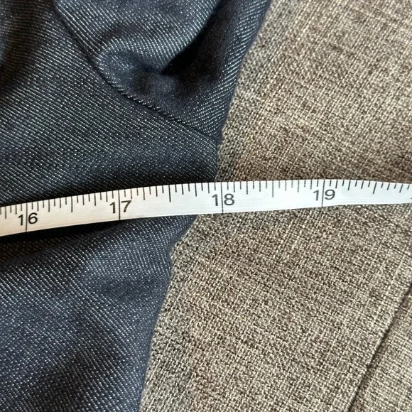 Joseph Ribkoff Womens 30308 Dark Denim Ruched Zip Front 3/4 Sleeve Jacket Size 4 - Picture 8 of 10